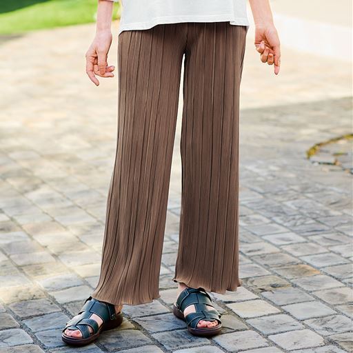 ラクゆるプリーツパンツ