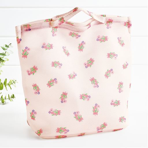 【キャンペーン実施中】さらかる&regブラシリーズ(BC-474/BC-494)をWEB商品ページから1回のご注文で2枚以上お買上げでオリジナルランドリーバッグプレゼント【先着・数量限定】※景品はなくなり次第終了<br>持ち運びに便利な持ち手付きのブーケ柄ランドリーバッグ<br>サイズ:ヨコ40cm×タテ33cm×マチ幅20cm(底幅28cm)