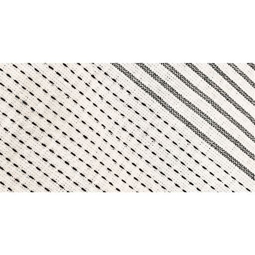 ステッチ風など様々なデザインのストライプを切替え。さらっと着られる軽やかな綿100%。