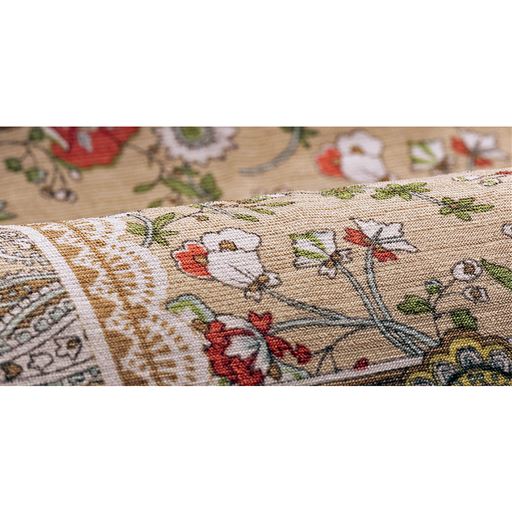 肌ばなれの良い薄手の素材。ストレッチがきいているので着脱もしやすいです。