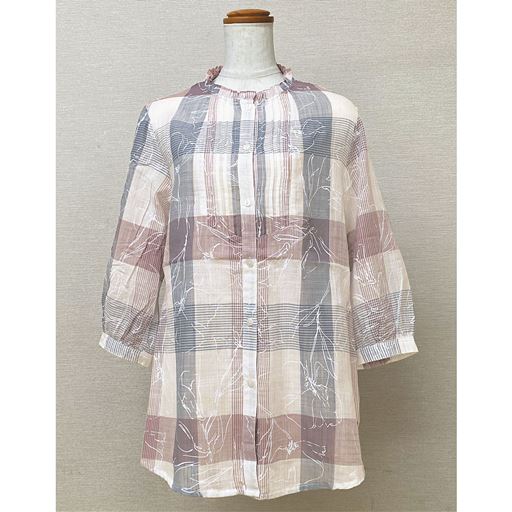 前を閉じてプルオーバーとしての着用もおすすめ。