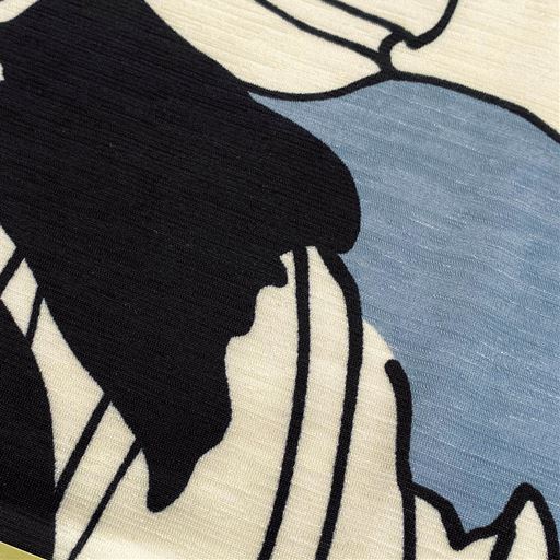 プルオーバー<br>ストレッチ性があり着脱しやすい素材。