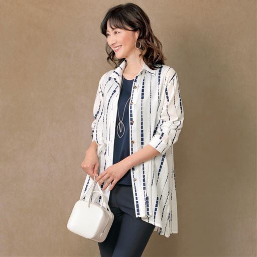 ネイビー系<br>※インナー・アクセサリーは商品に含まれません。