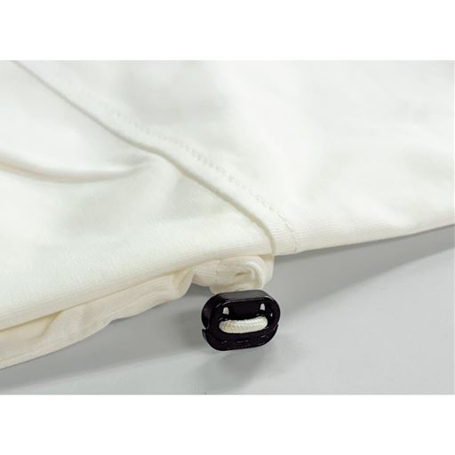 裾はドロスト仕様でシルエットを変えられます。