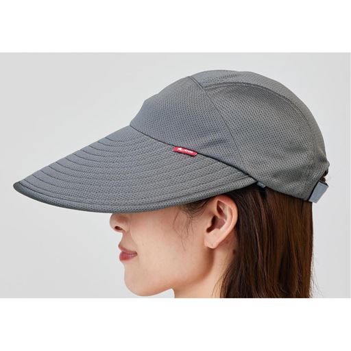 頭部はムレにくいオールメッシュ キャップの頭部には通気性の良いメッシュ素材を使用。暑い日の運動も快適に。