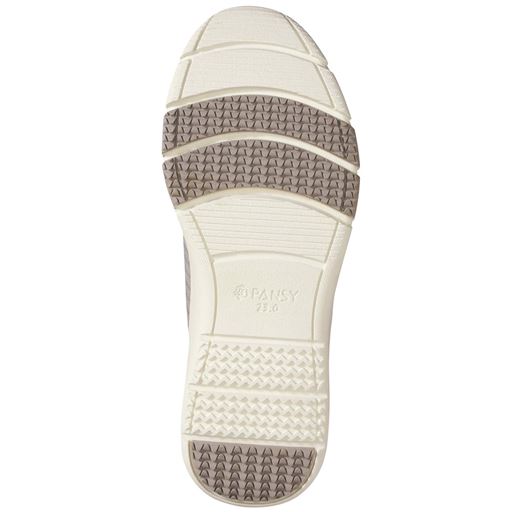 足への負担が少ない軽く弾力性のあるEVAソールに、グリップ性のあるゴム素材を一部に使用し、安定感のある歩行を追求。