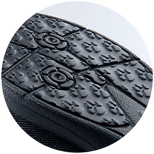 軽くて摩耗しづらいアウトソール