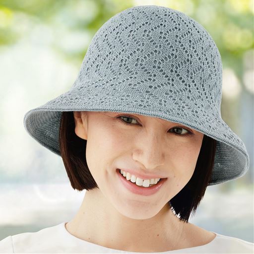 ブルーグレー<br>涼しい透かし編みで、UV対策もばっちり!