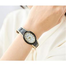 着脱簡単 文字が大きいブレスレットウォッチ