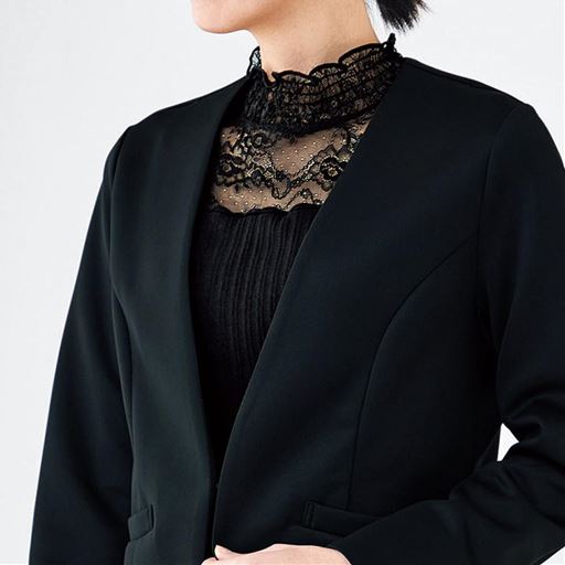 カップ付きハイネックレーストップス