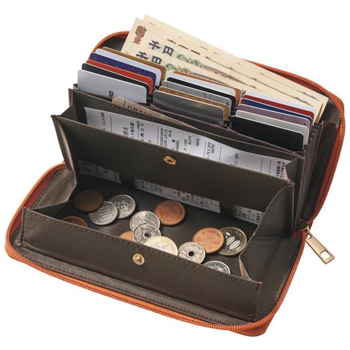 ブラウン カードが縦に入るから出し入れしやすい