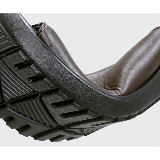 フレキシブル 屈曲性が良く、足の動きにフィットし歩きやすい。