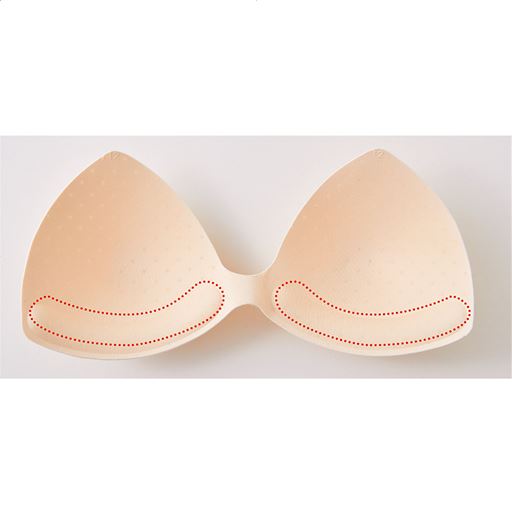 一体型コネクティングパッドを採用<br>パッドを絶妙な距離感でつなげることでズレにくく、下部に少しボリュームを加えるクッションを設けることで、バストを寄せて逃さず、自然でふっくらとしたバストを演出。<br>※パッドの色は商品により異なります。