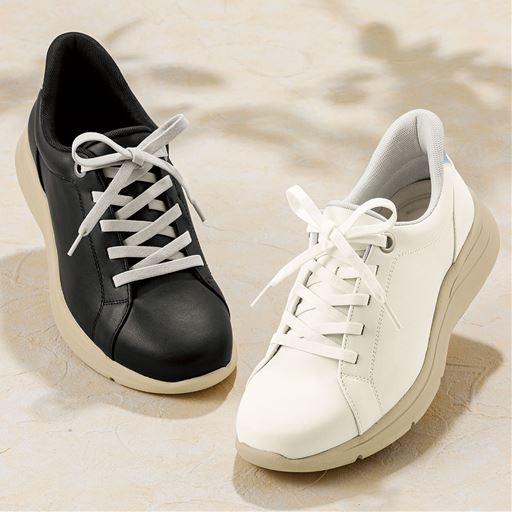 (左から)ブラック オフホワイト