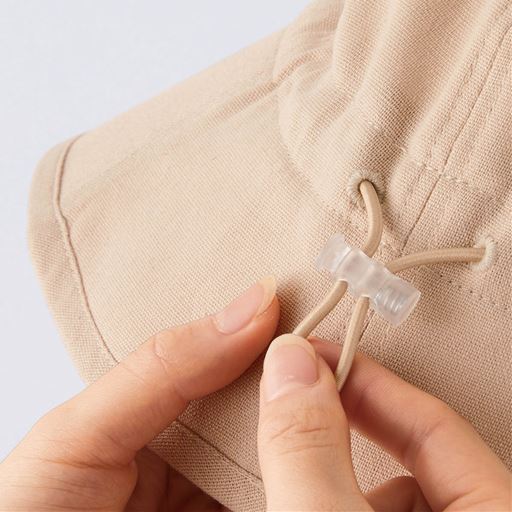 ゴムスピンドルで着用後でもサイズを調節できます