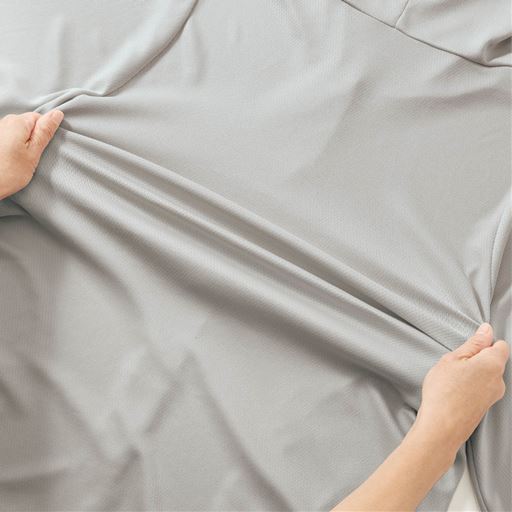 軽くて伸縮性があり動きやすい