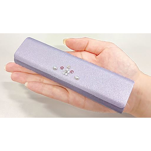 手のひらサイズで持ち運びもラク