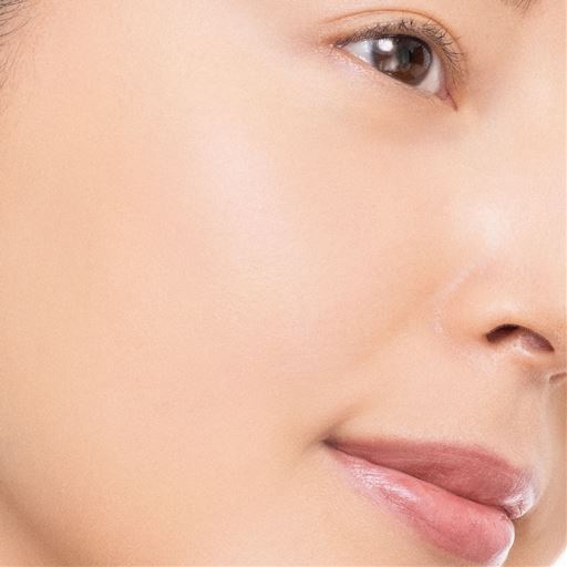 ファンデ+本品<br>※メーキャップ効果による。<br>※仕上がりには個人差があります。