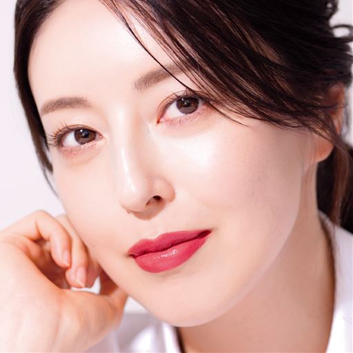 内側から輝くような上質なツヤ美肌へ<br>※イメージ