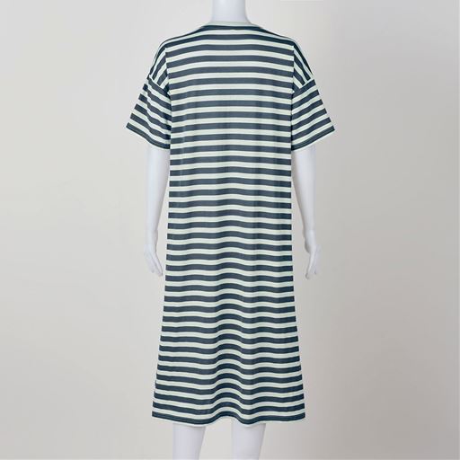 チャコールグレー