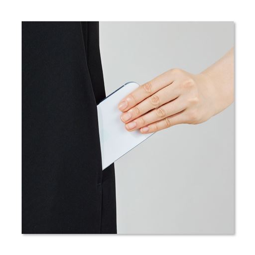 パンツは、便利な左脇ポケット付き!