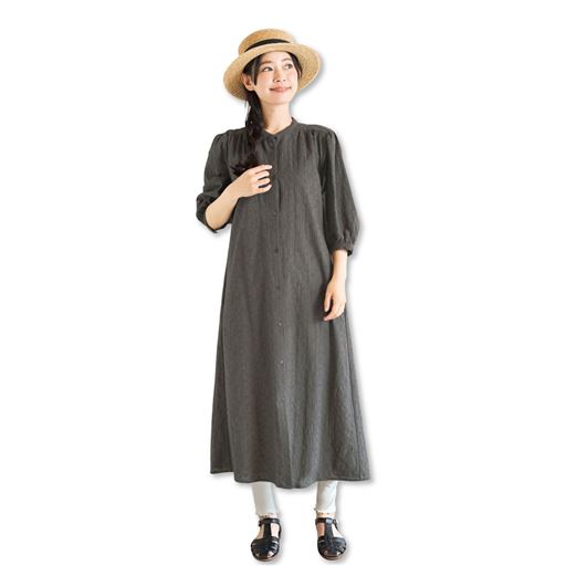 1枚でワンピーススタイルも楽しめる♪(チャコールブラウンコーディネート例)