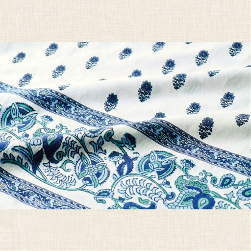 オフホワイト系