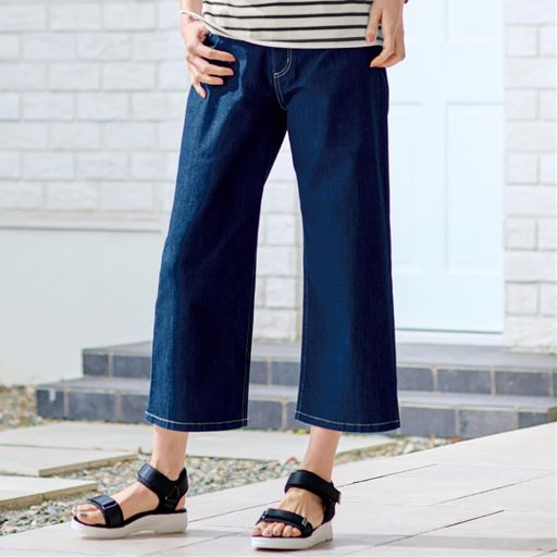 ストレートワイドクロップド 程よいワイド感とクロップド丈で清涼感のある夏コーデが完成します