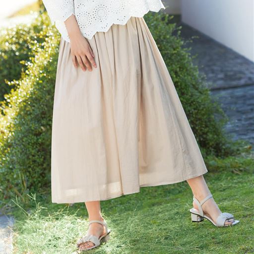 ライトベージュ