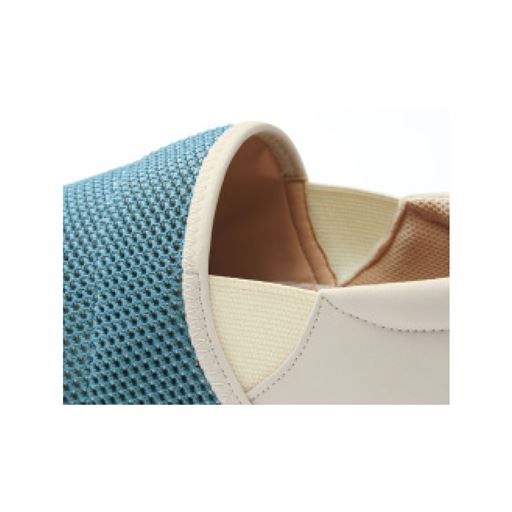 はき口は両サイドゴム仕様だから脱ぎはぎスムーズ