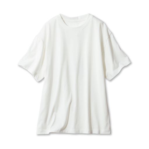 オフホワイトのTシャツ付き 全色共通 一枚でも重ね着でも使えて着回しやすい