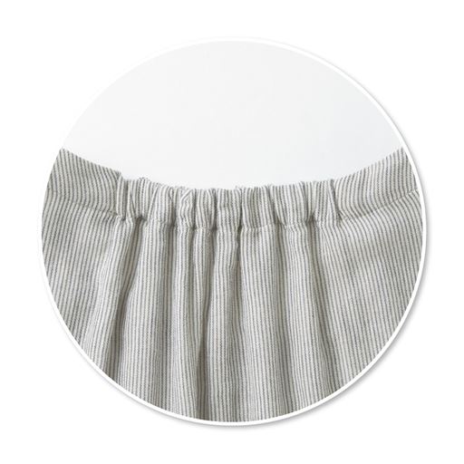 衿元の後ろはゴム入りで着脱がラク