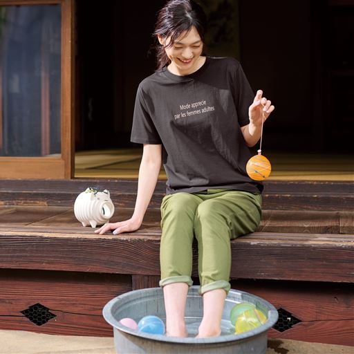 チャコールグレーコーディネート例