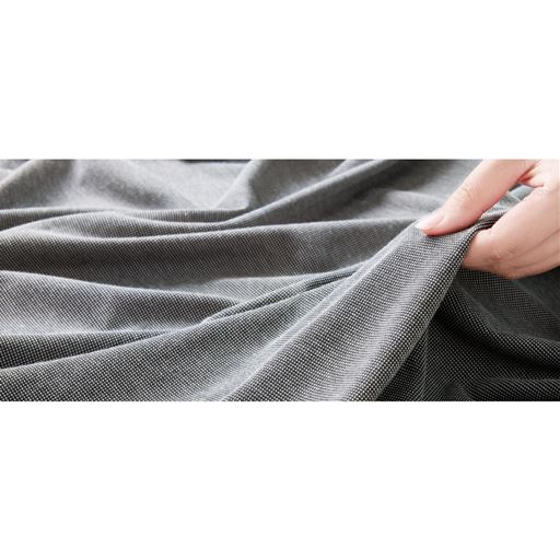 空気のような軽やかさと 麻のような風合いが心地いい