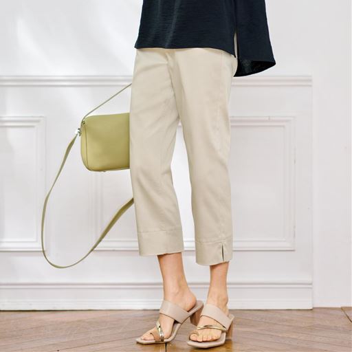 綿サテンストレッチクロップドパンツ((ヨコストレッチ・微光沢)