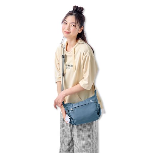 軽量ショルダーバッグ(moz)