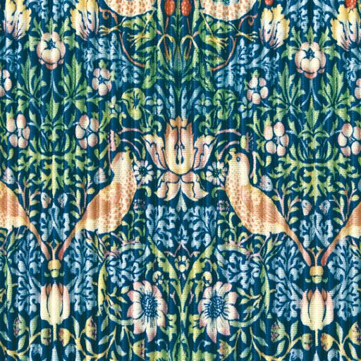 ネイビー系<br>鳥といちごの繊細なモチーフ代表的ないちご泥棒