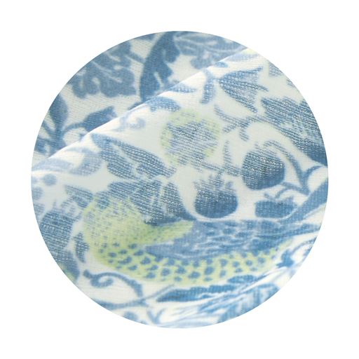 鳥といちご、細やかな植物柄いちご泥棒を爽やかなカラーで