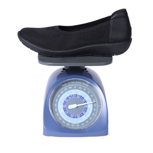 足に負担の少ない軽量設計。