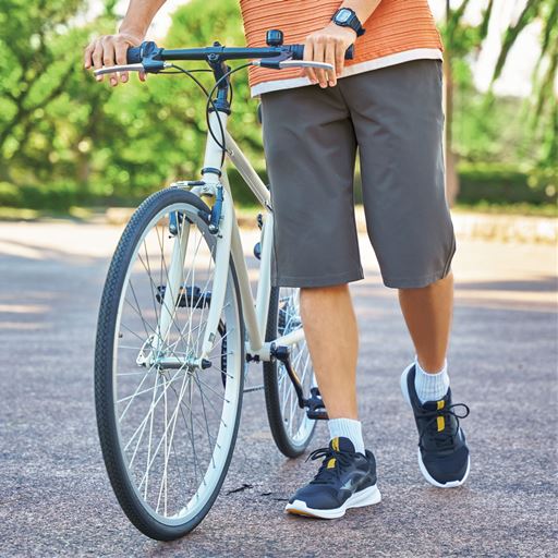 チャコールグレー コーディネート例