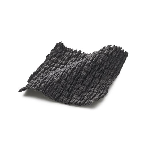 チャコールグレー 通気性のある生地