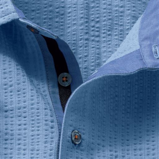 綿の柔らかさと肌ざわりを生かしつつ、伸びのよい綿混ポロ。ストレッチサッカー生地で吸汗速乾機能あり、肌あたりサラサラ