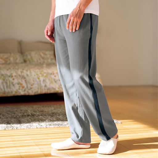 チャコールグレー コーディネート例