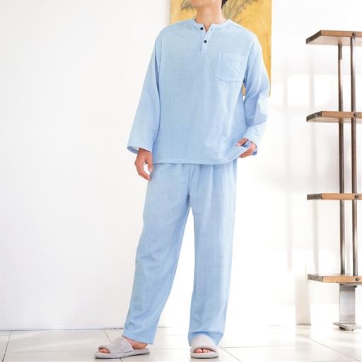 サックスブルー コーディネート例