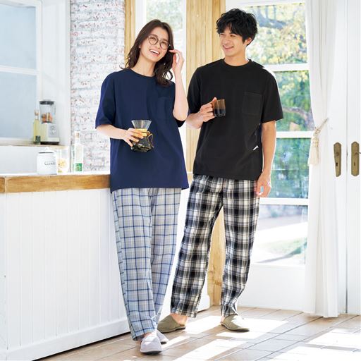左からネイビー  ブラウン コーディネート例