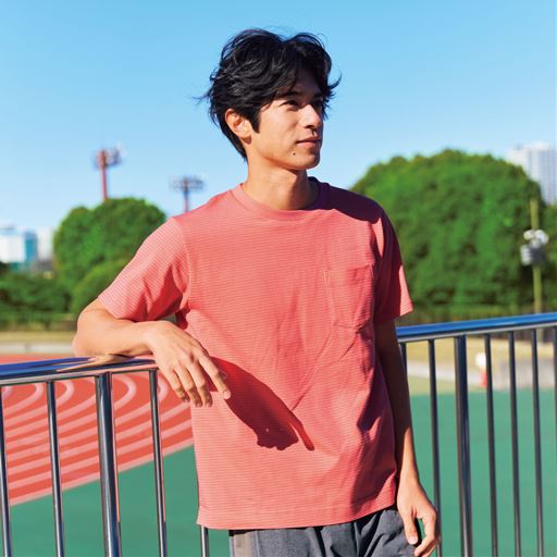 サーモンピンク コーディネート例