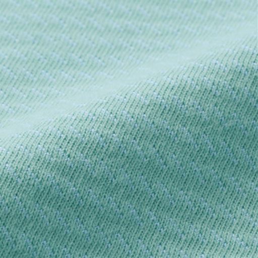 生地アップ<br>細かなピッチのボーダーをジャカード編みで表現