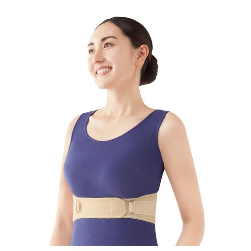 肋骨まわりをサポートすることで姿勢を整えるサポーター。