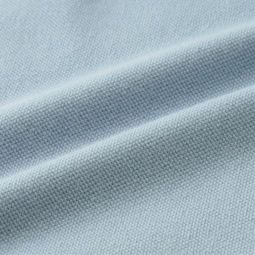 〈生地拡大〉見た目は上品なハリ感がありながら着心地は柔らか。
