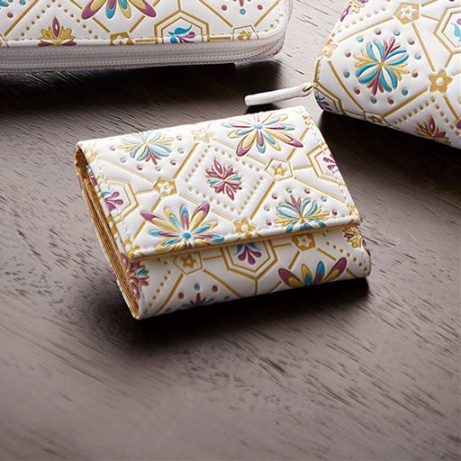 すっきり収まるミニ財布